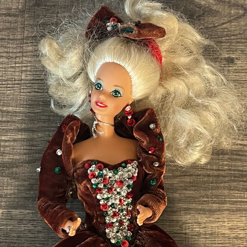 Vintage 1991 Happy Holidays Barbie Doll Brown Velvet‎ Gown 4098 Special Edition